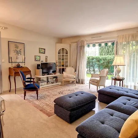Henri Camille Real Estate - Goya - One Bedroom Close Center * Cannes
