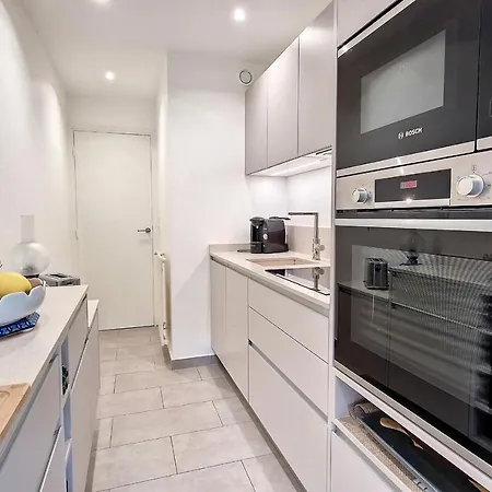 Henri Camille Real Estate - Goya - One Bedroom Close Center Cannes