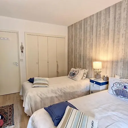 Henri Camille Real Estate - Goya - One Bedroom Close Center Holiday home *