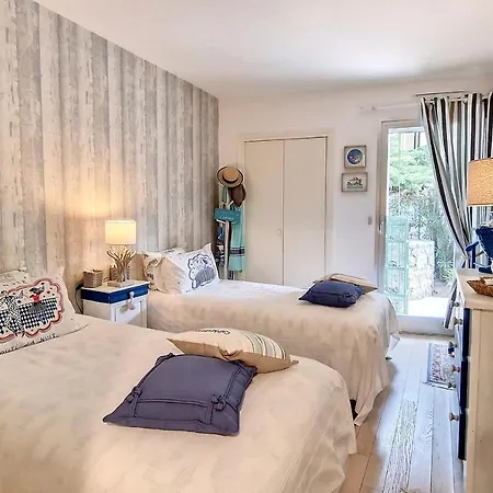 Henri Camille Real Estate - Goya - One Bedroom Close Center Holiday home Cannes